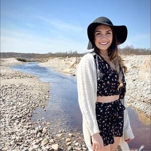 Meet your Posher, Emily